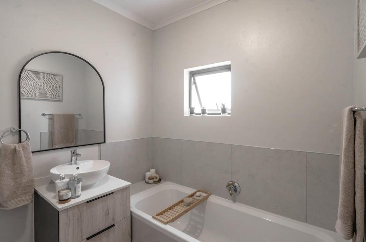 Apartment Tranquil Zen Oasis In Midrand: The Perfect Retreat